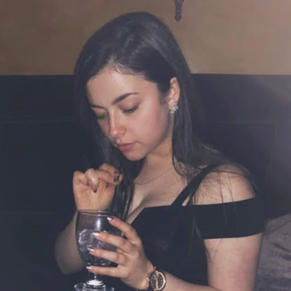 Meet your Posher, Karina